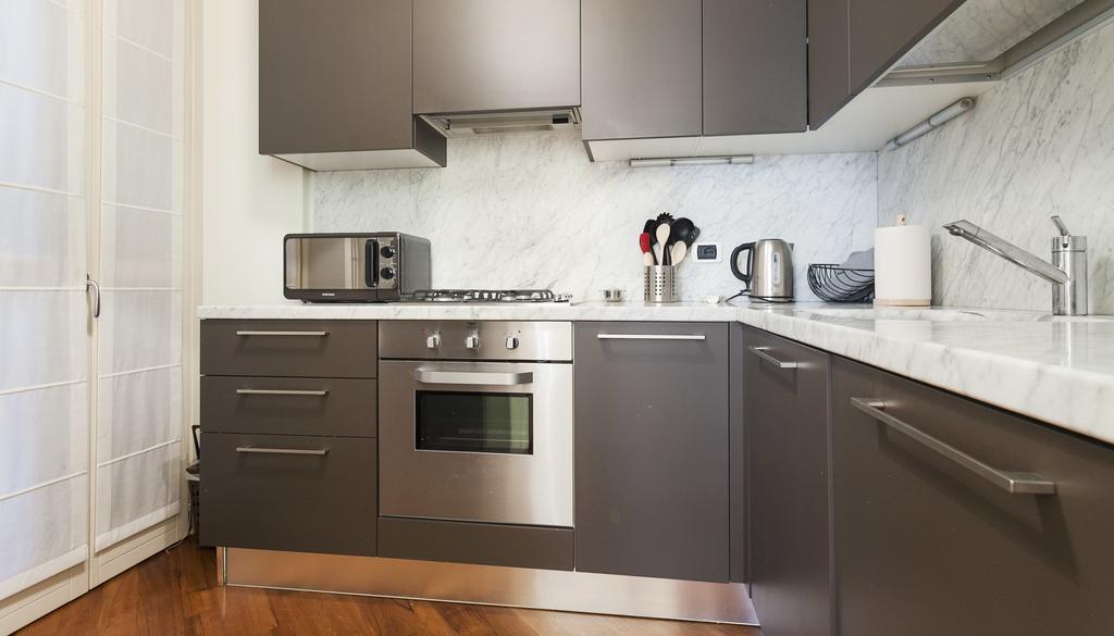 Italianway-Brisa Apartment Милано Екстериор снимка