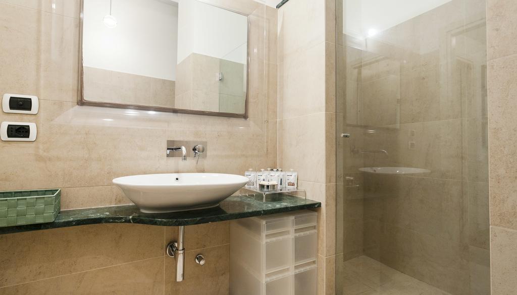 Italianway-Brisa Apartment Милано Екстериор снимка